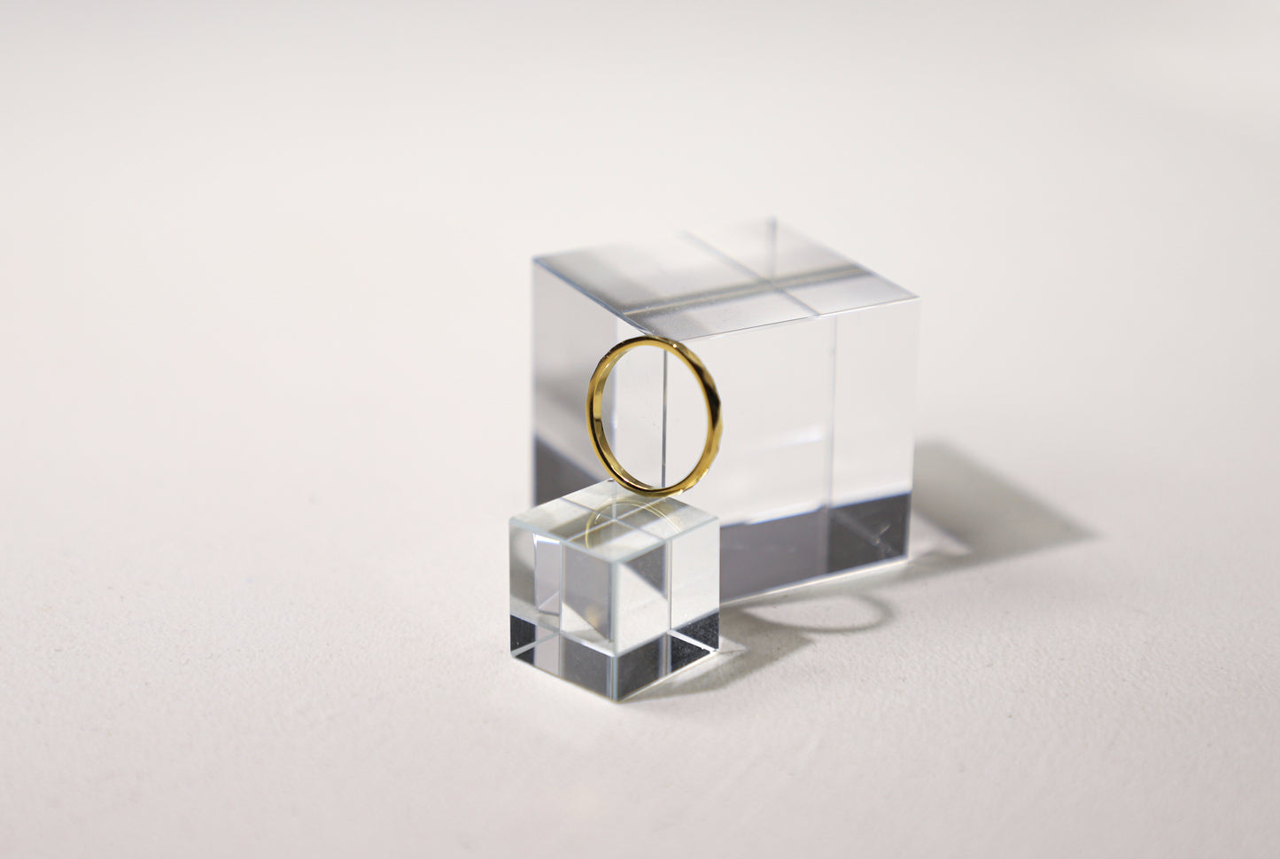 edoa Facet Glow Minimalist Band Ring