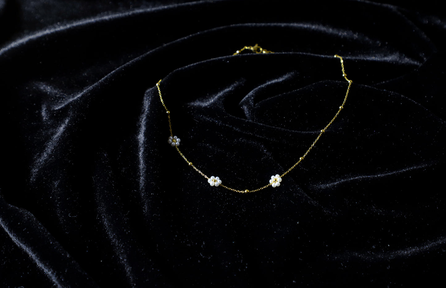 edoa Daisy Pearl Sattelite Necklace