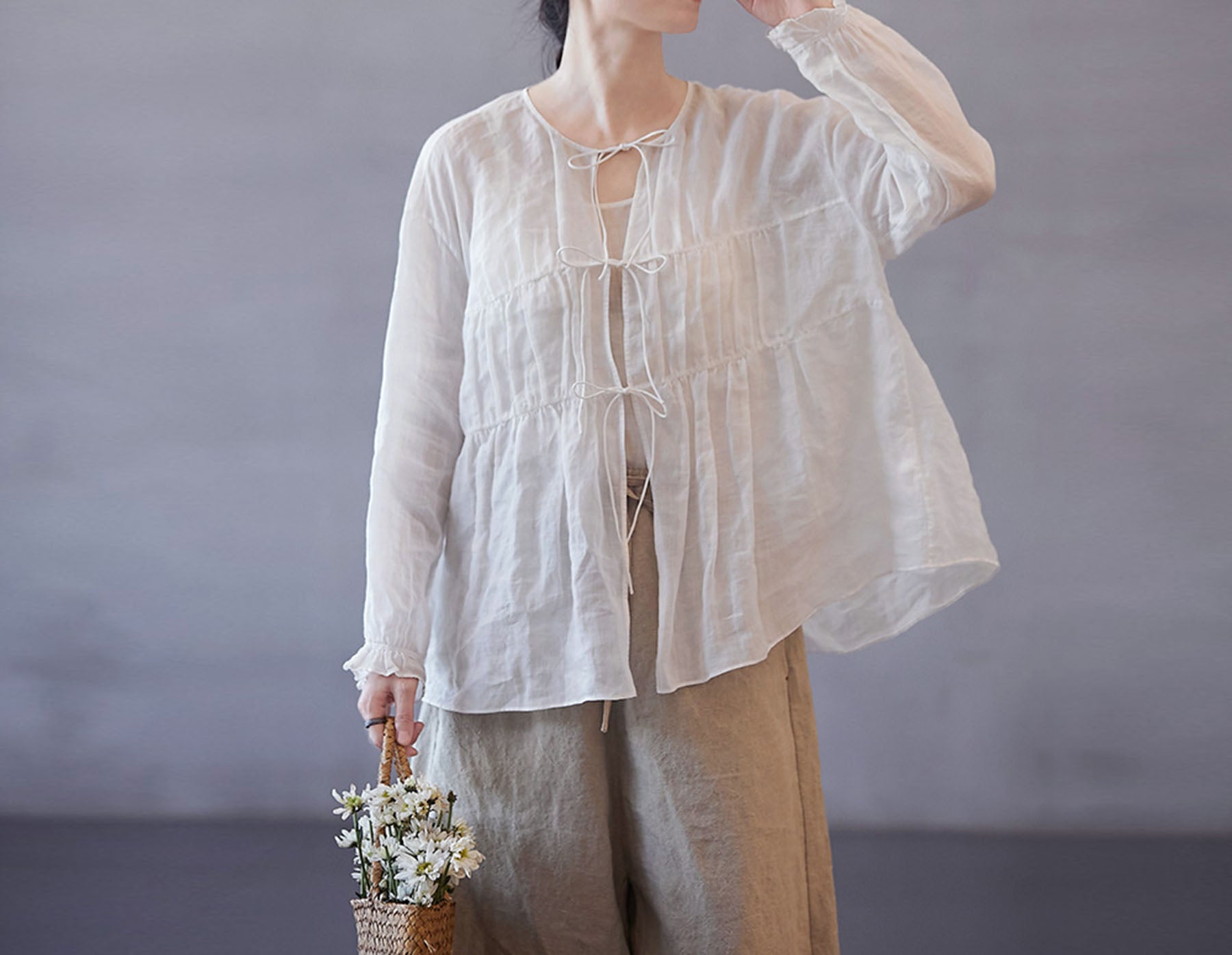 edoa Ramie Gauzy Blouse with Gathering