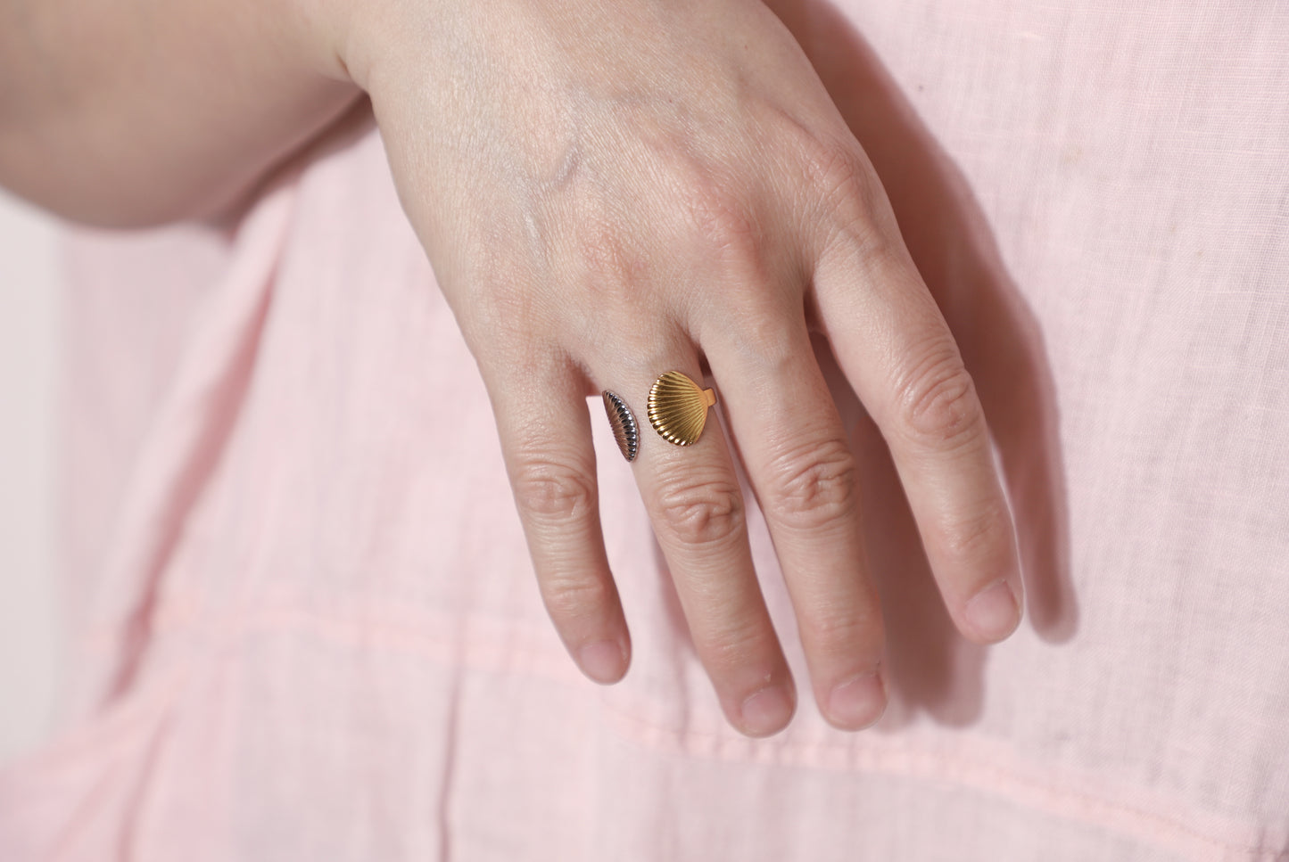 duo scallop ring