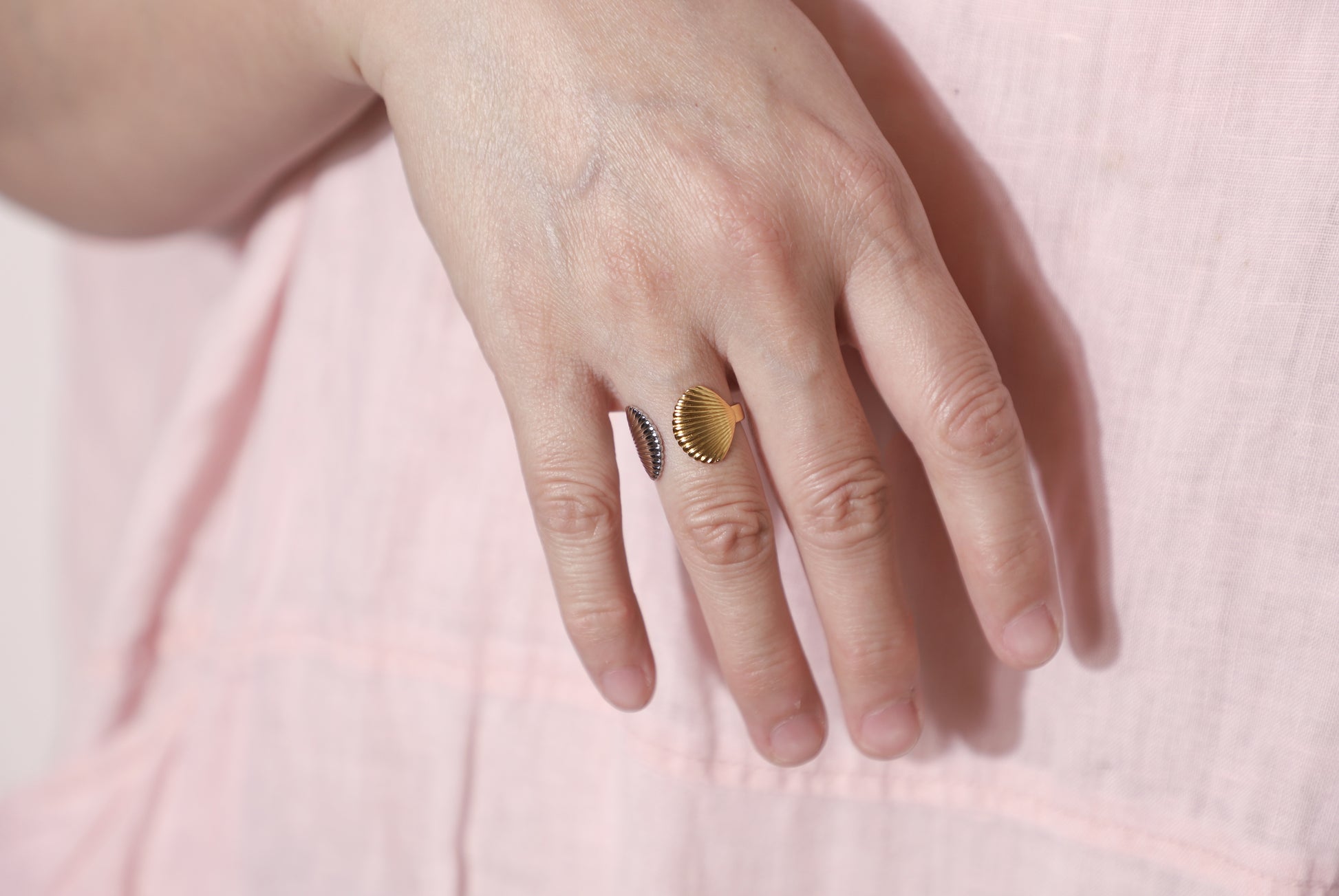 duo scallop ring