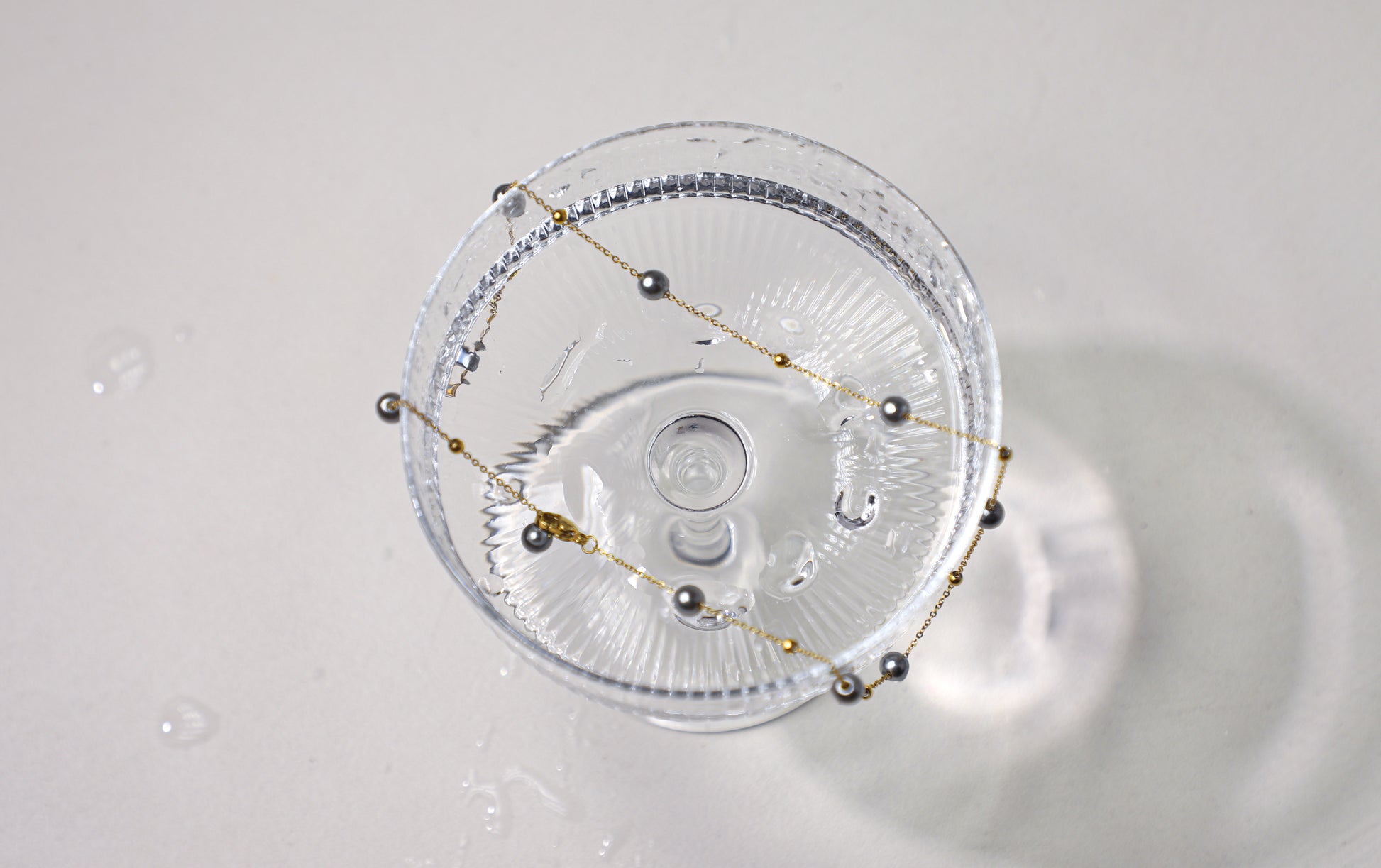 edoa Grey Pearl Station Necklace