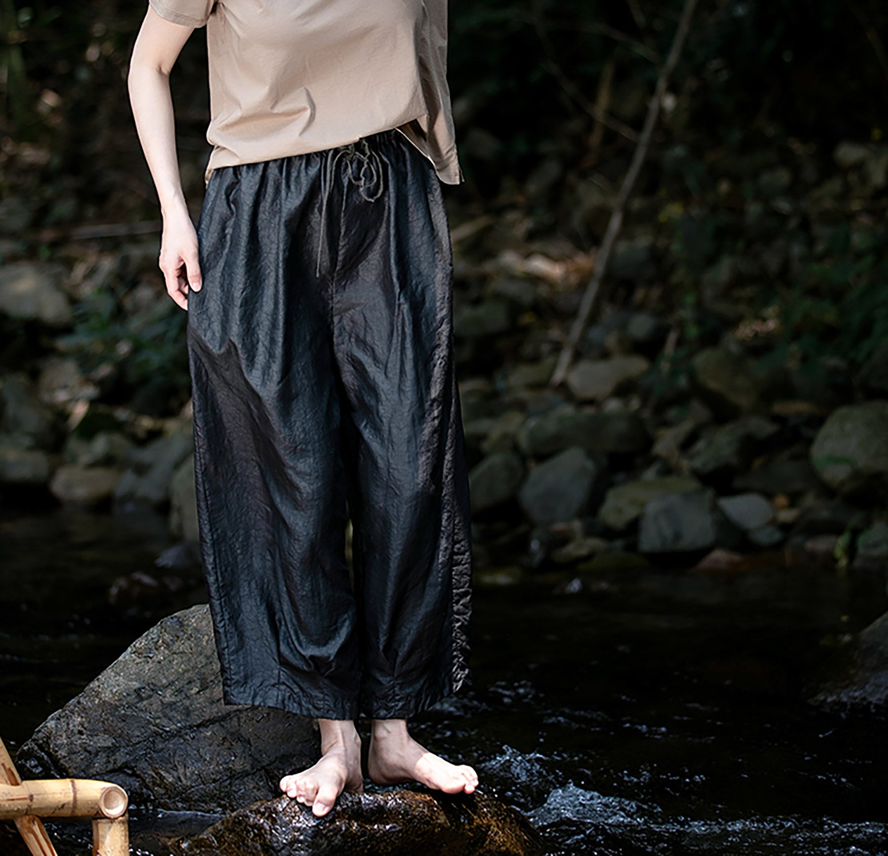 edoa Cracked Mud Silk Tapered Pants