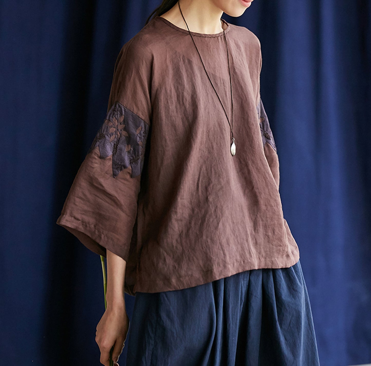 edoa Ramie Tee with Toned Dupioni Hand-sewn Applique'