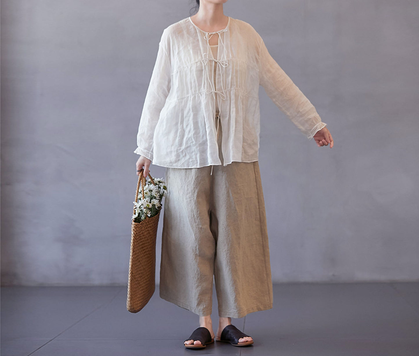edoa Ramie Gauzy Blouse with Gathering