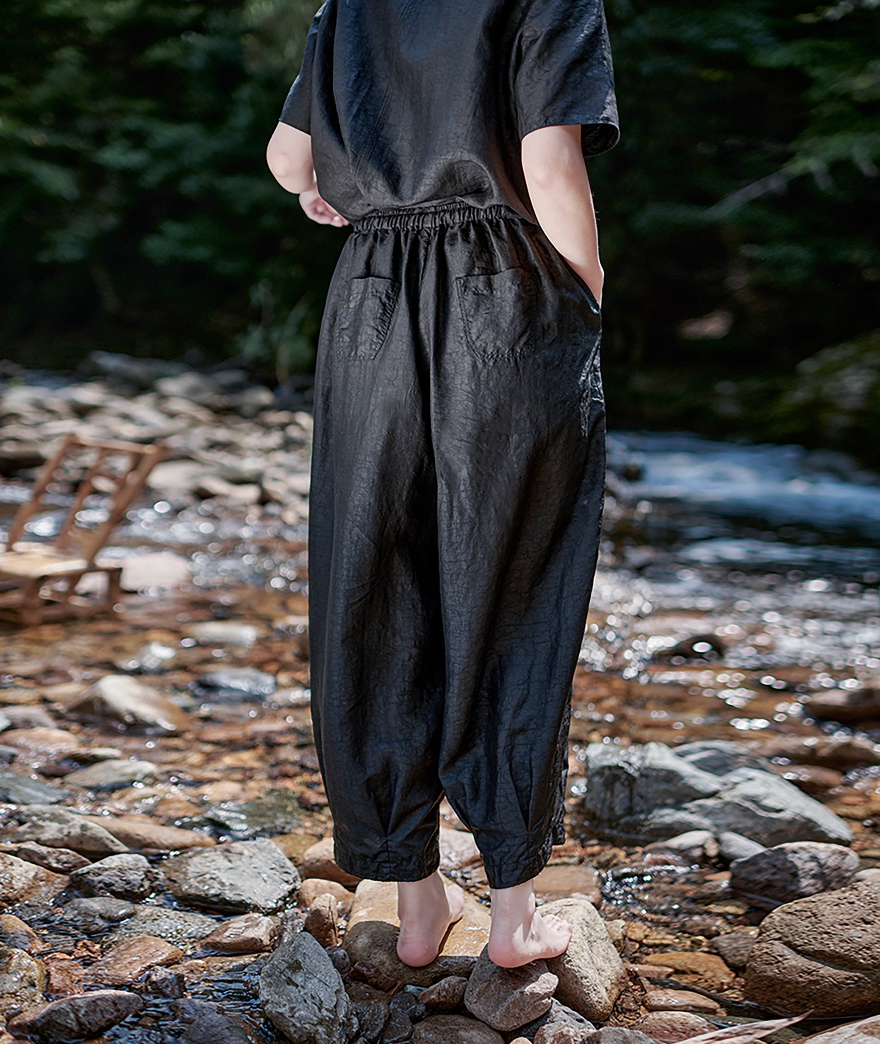edoa Cracked Mud Silk Tapered Pants