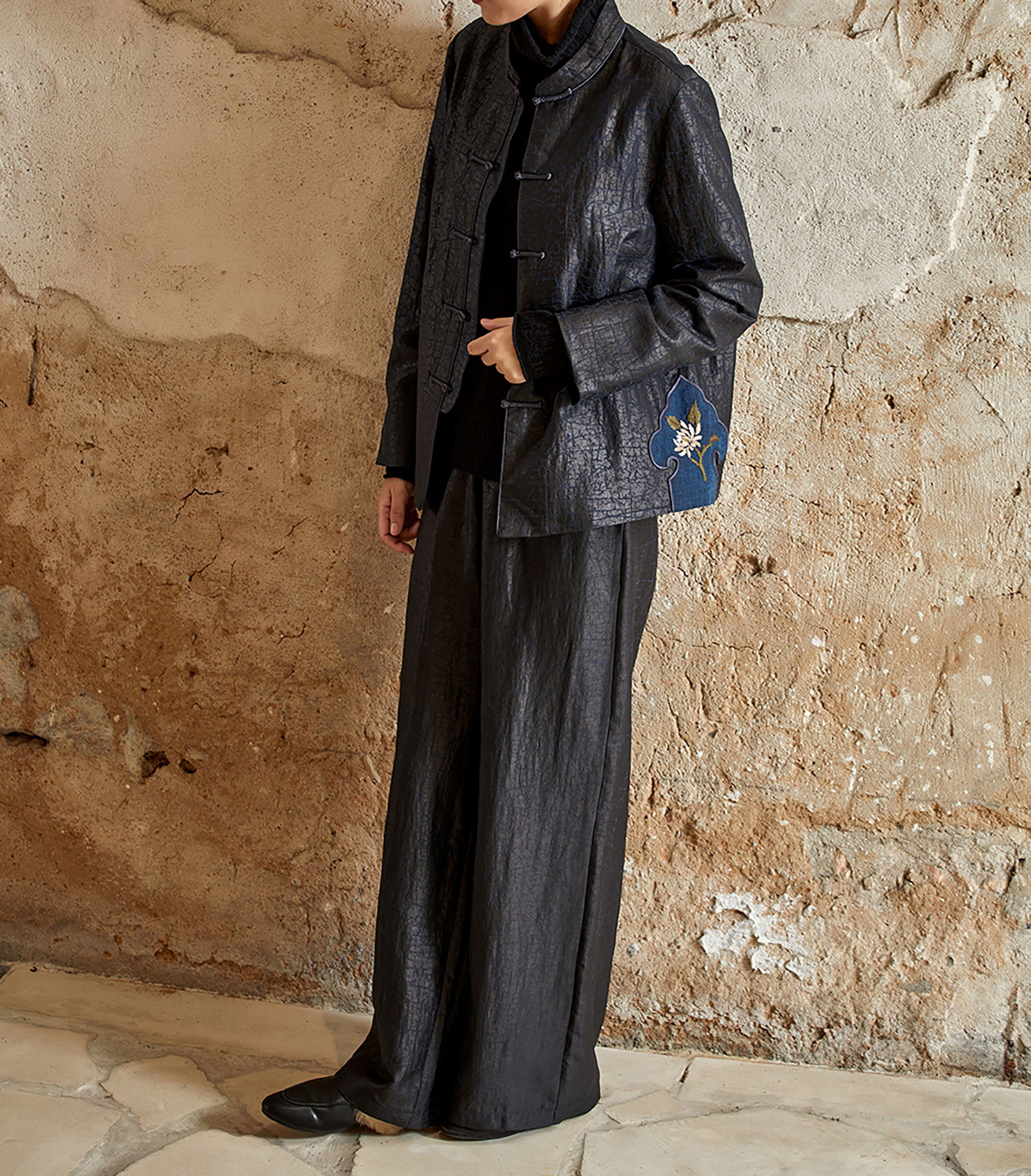 edoa Cracked Mud Silk Short Chinese Jacket with Hand Embroidery