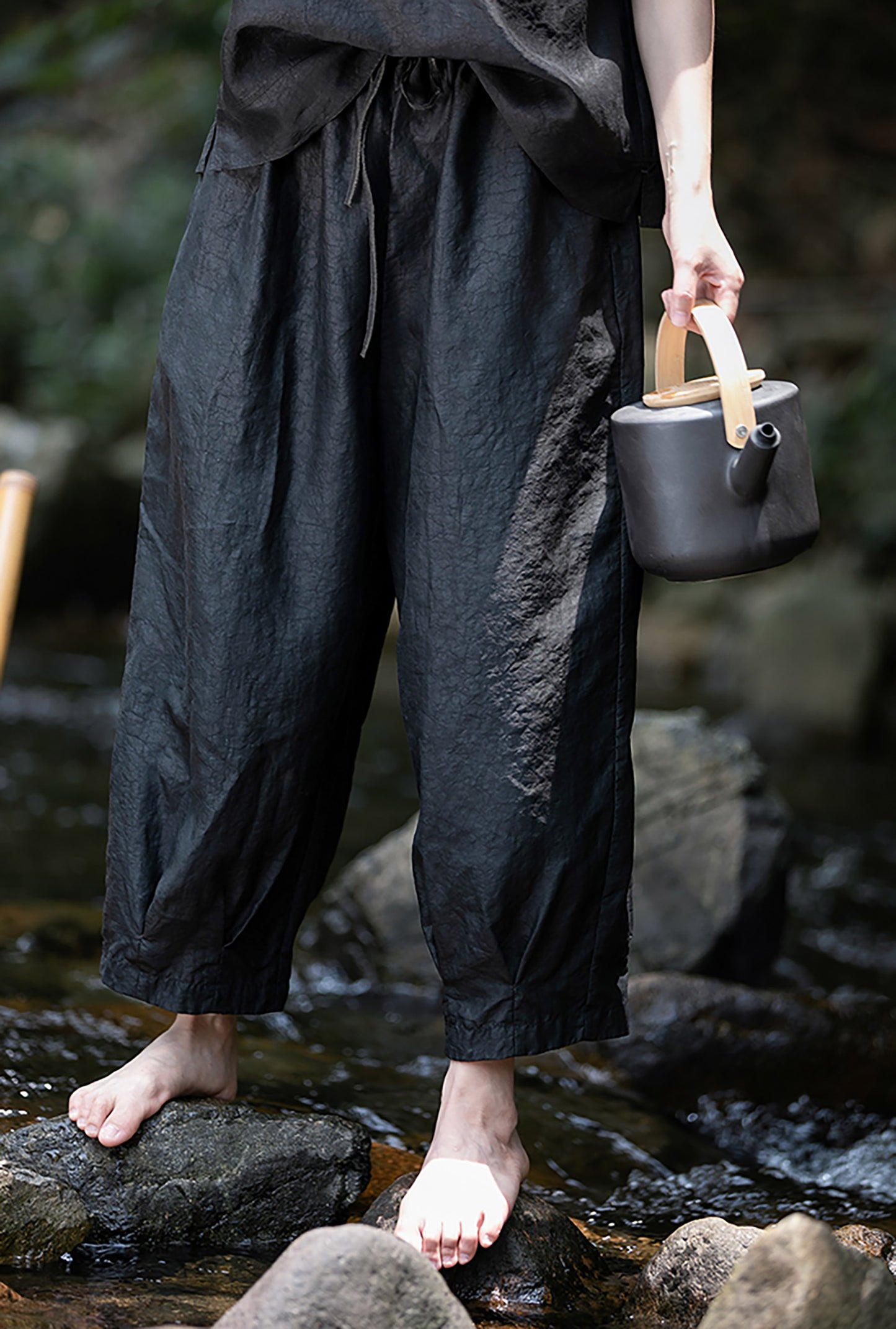 edoa Cracked Mud Silk Tapered Pants