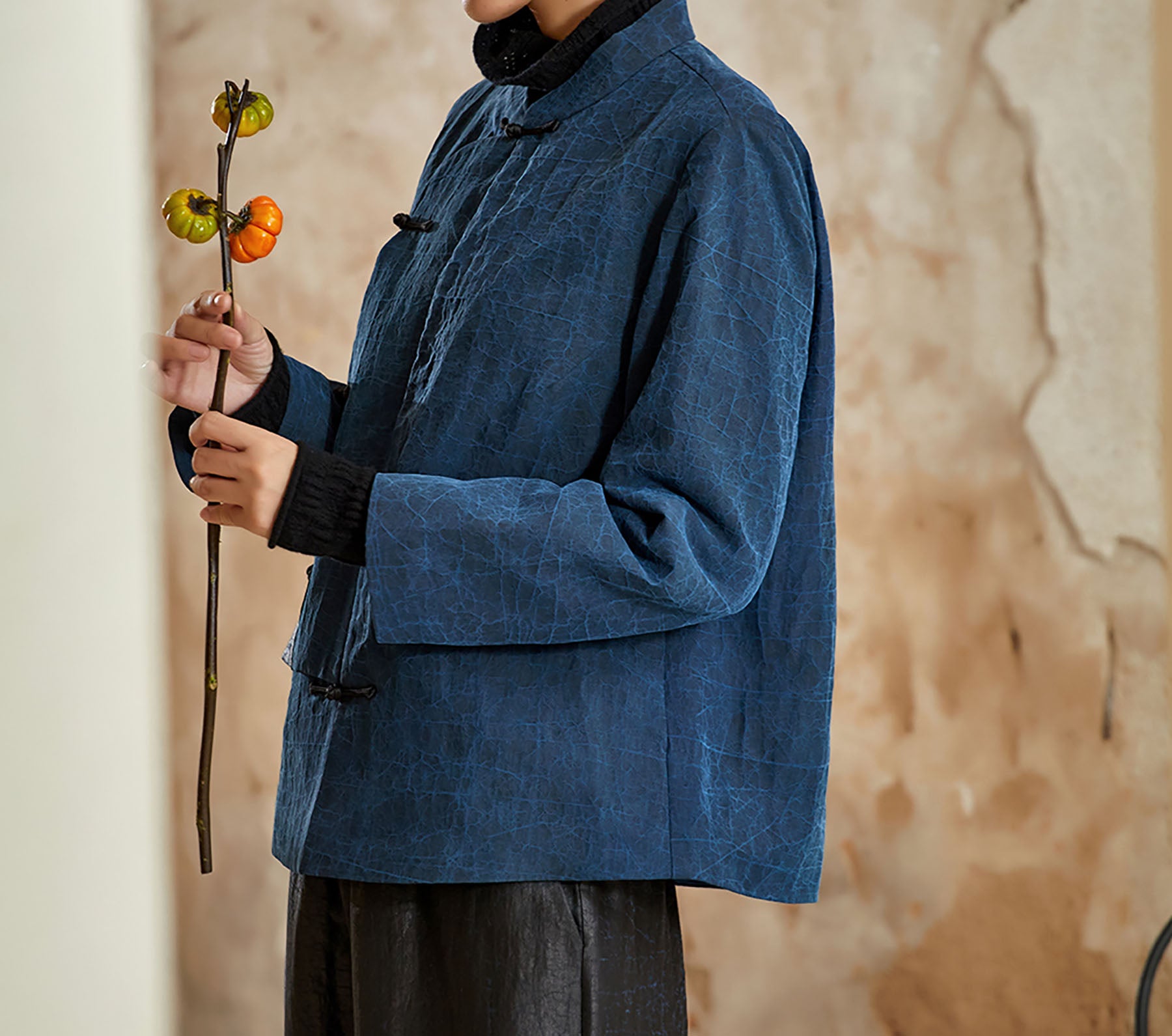 edoa Cracked Mud Silk Short Cheongsam with Ruyi Appliqué
