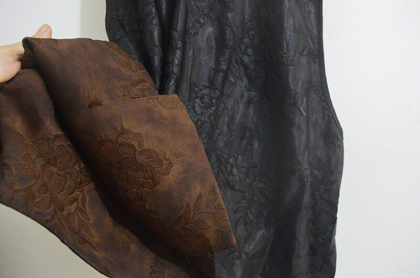 Reversible Distressed Mud Silk Ruffle Neck Vest to0279 X315