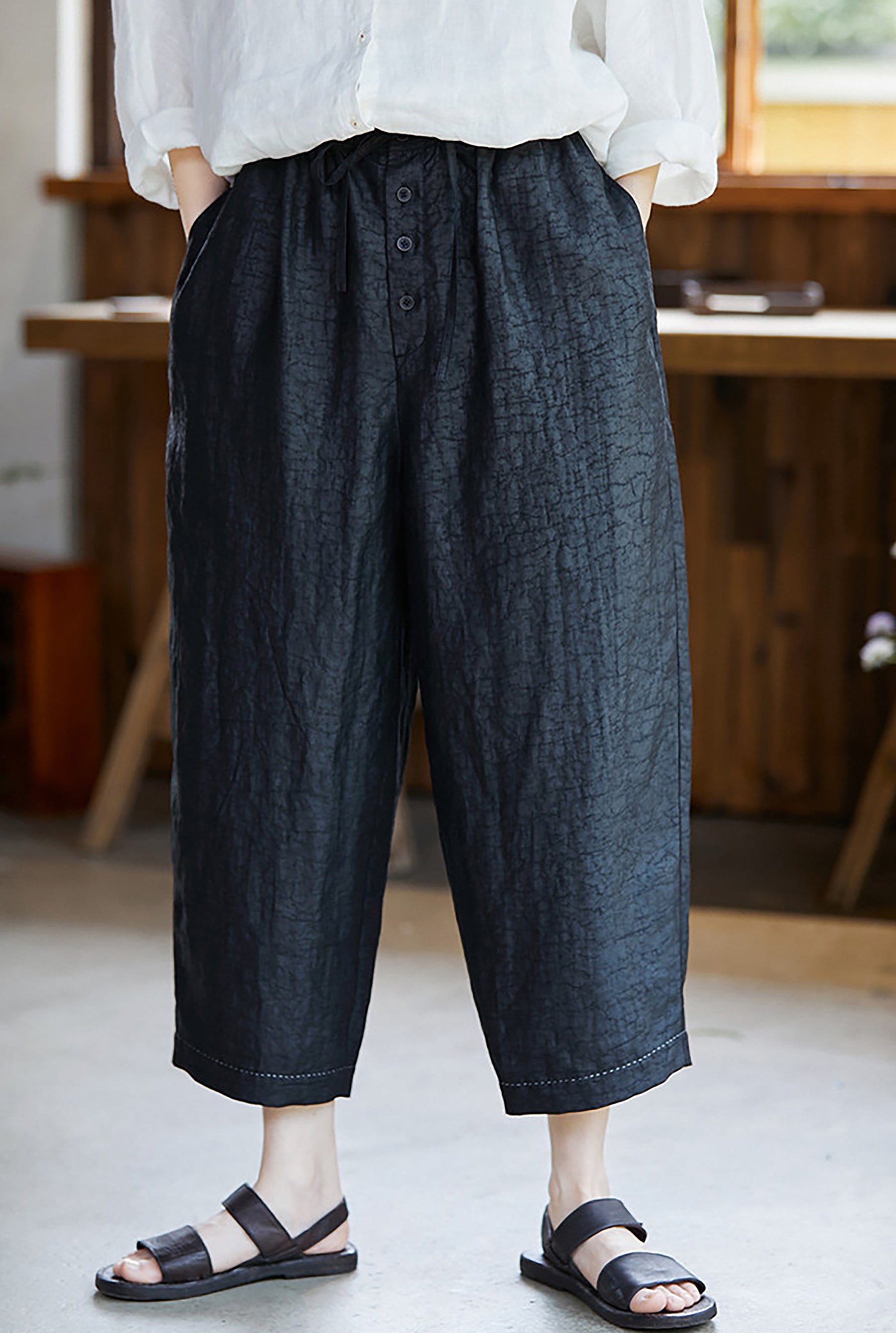 edoa Cracked Mud Silk Tapered Pants
