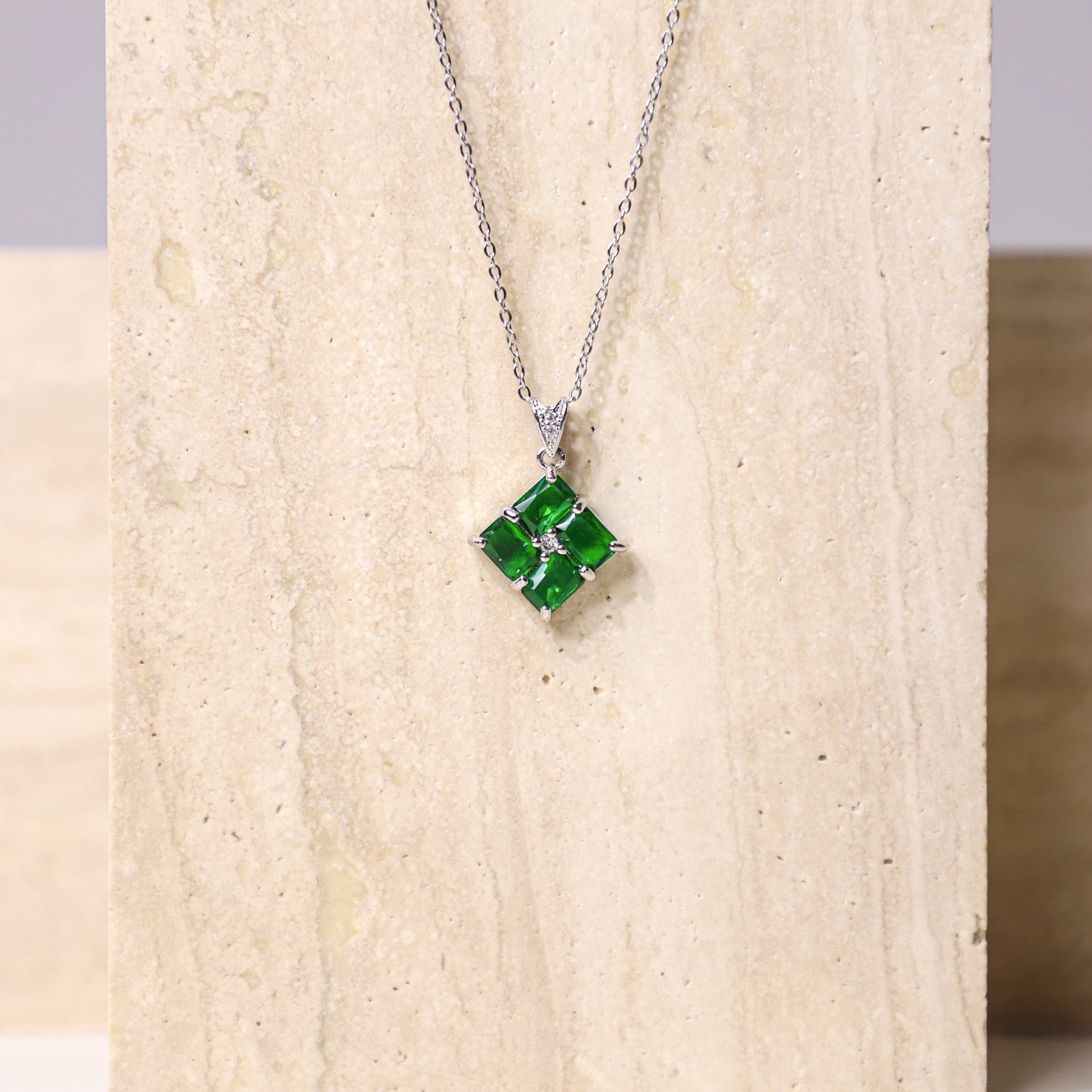 edoa Minimalist Emerald Pane Necklace