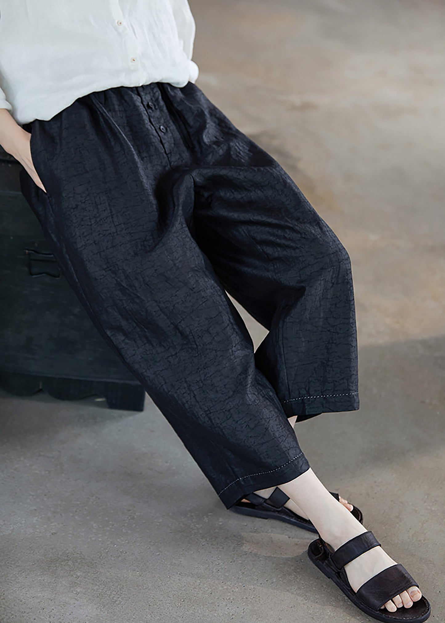 edoa Cracked Mud Silk Tapered Pants