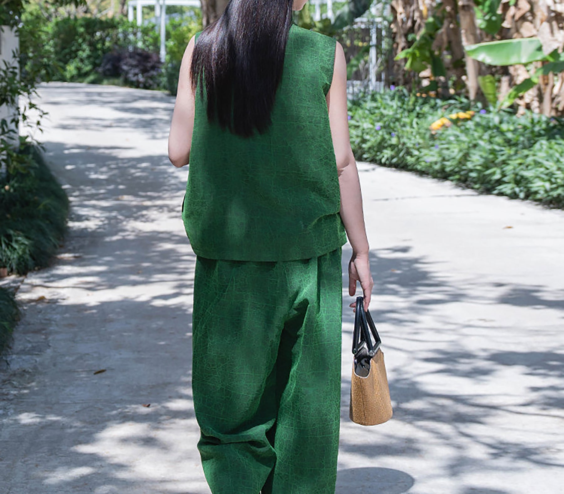 edoa Emerald Green Crackle Mud Silk Sleeveless Qipao Top