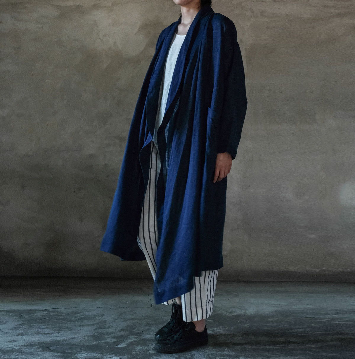 edoa Indigo-dyed Ramie Shawl Collar Coat