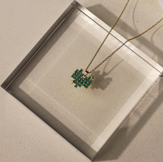 edoa Minimalist Pixel Style Heart Emerald Necklace