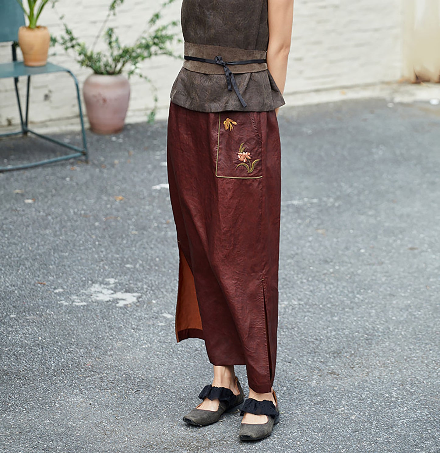edoa New Chinese Style Cracked Mud Silk Habotai Straight Midi Skirt with Hand Embroidery