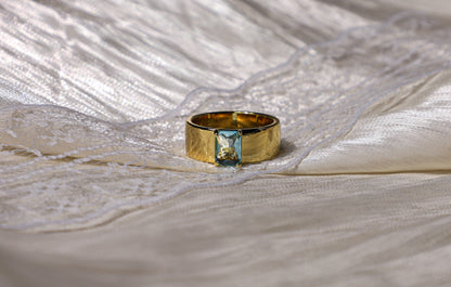 edoa Modern Bold Gold Aquamarine Ring