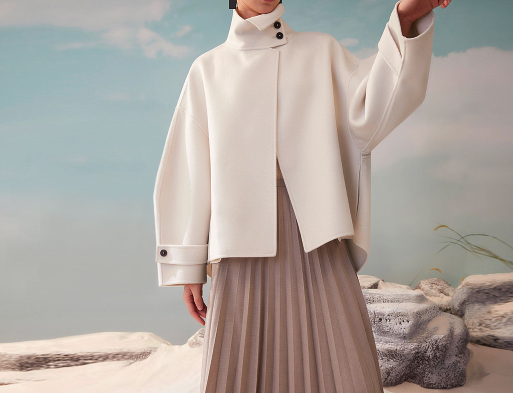 edoa  Double Faced Wool High-low Neck Short Coat 