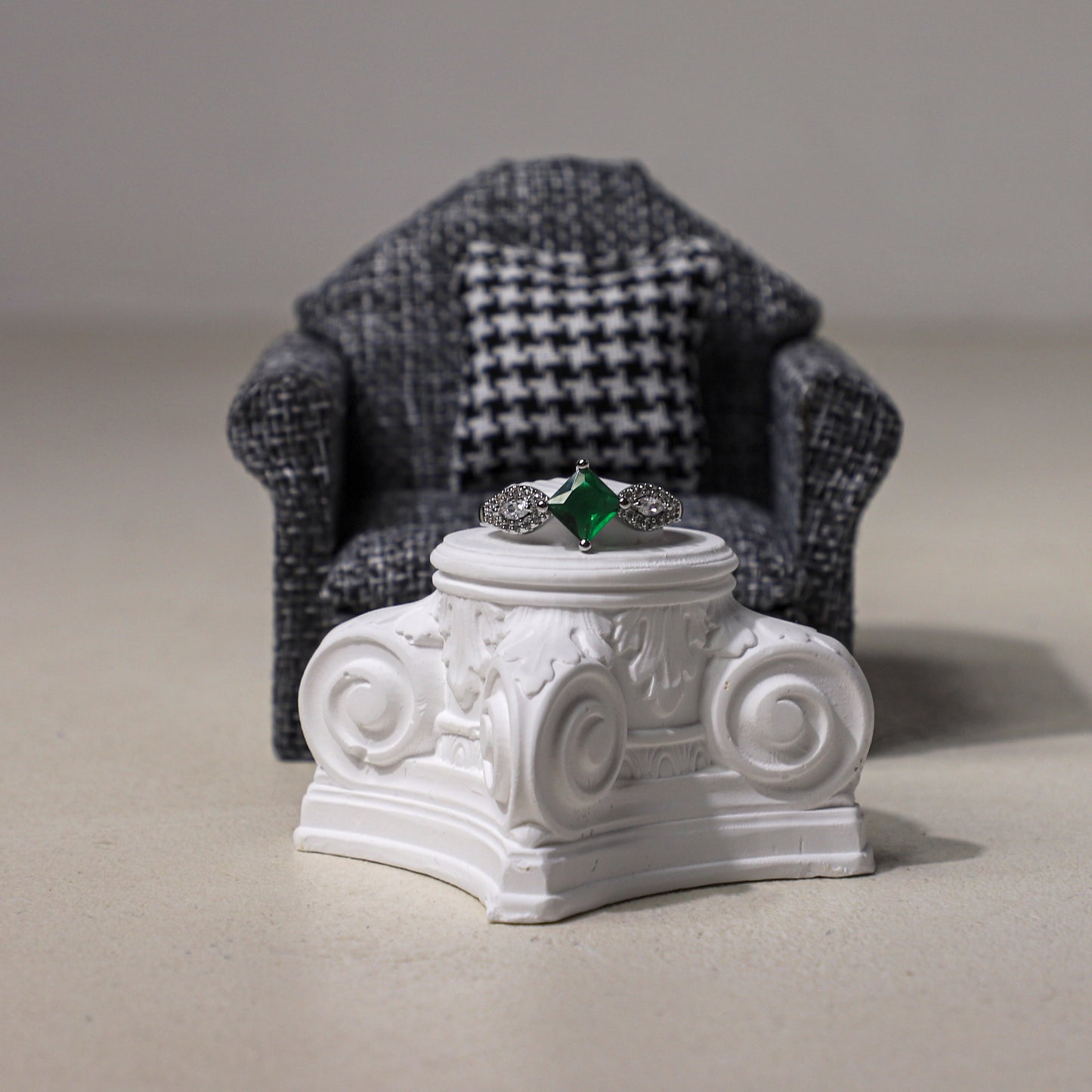edoa Vintage Square Emerald Silver Ring