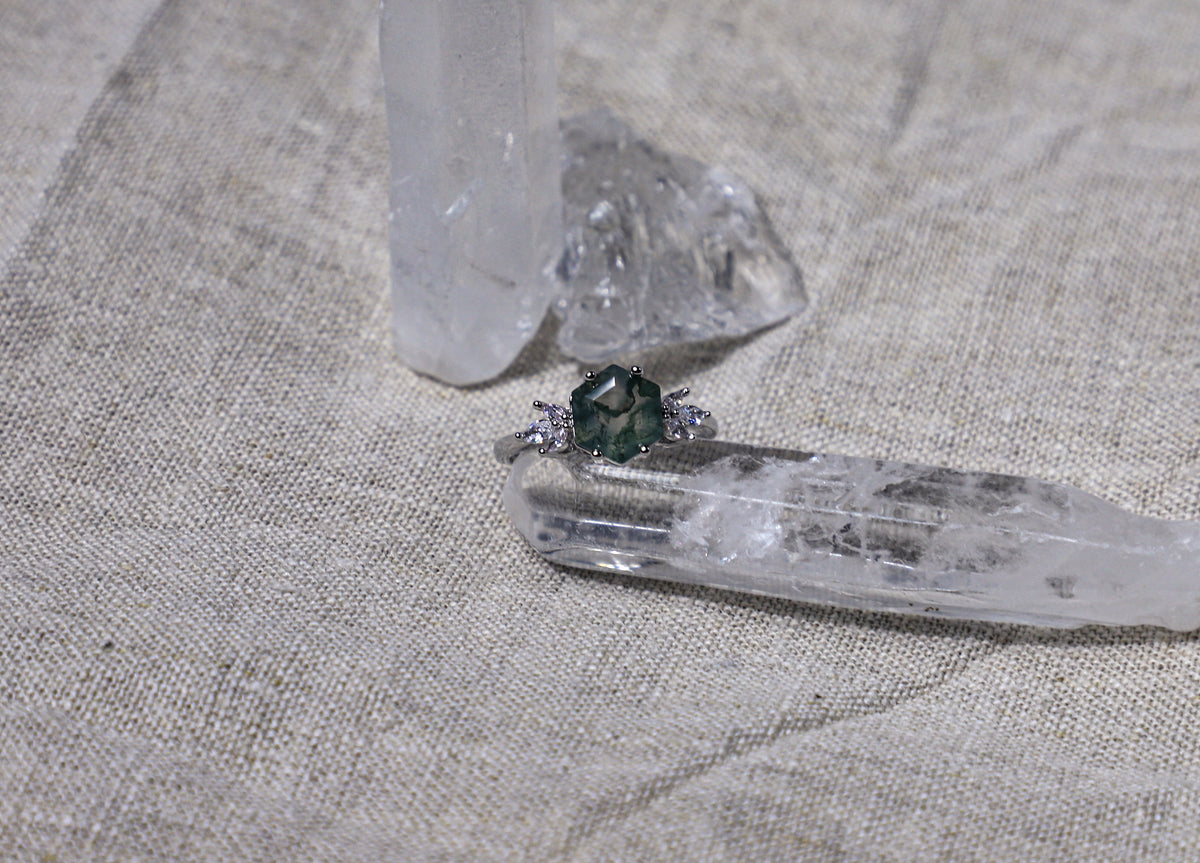 edoa Hexagonal Natural Moss Agate Ring