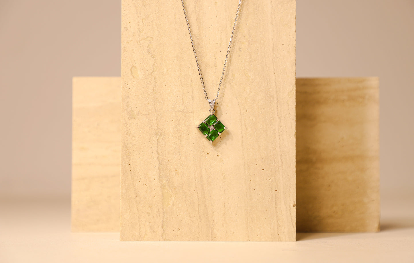 edoa Minimalist Emerald Pane Necklace