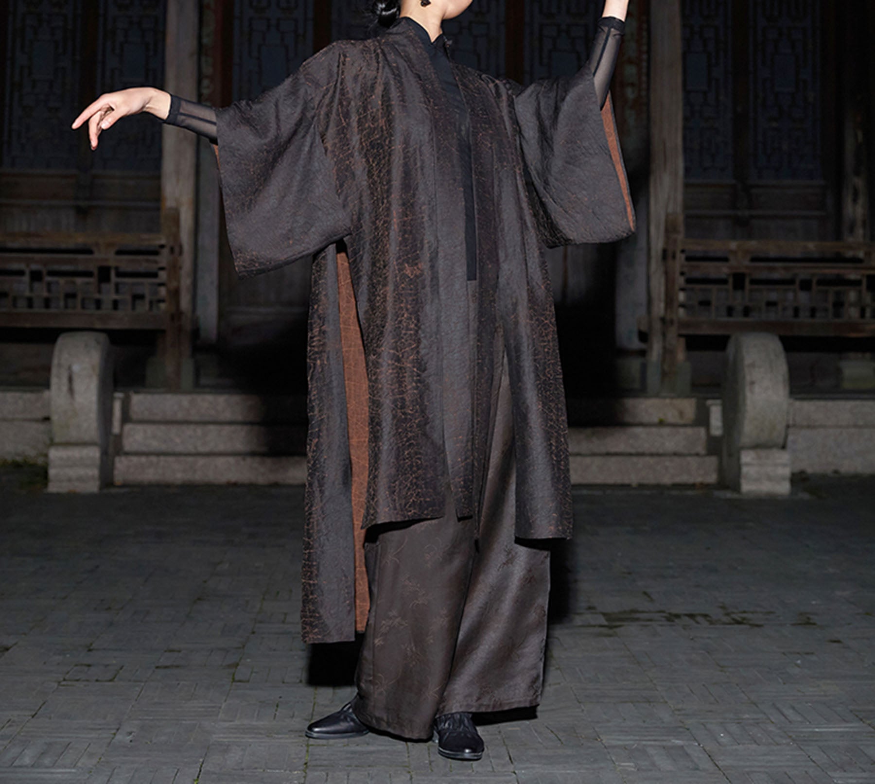 edoa Loose Fitting Cracked Mud Silk Coat