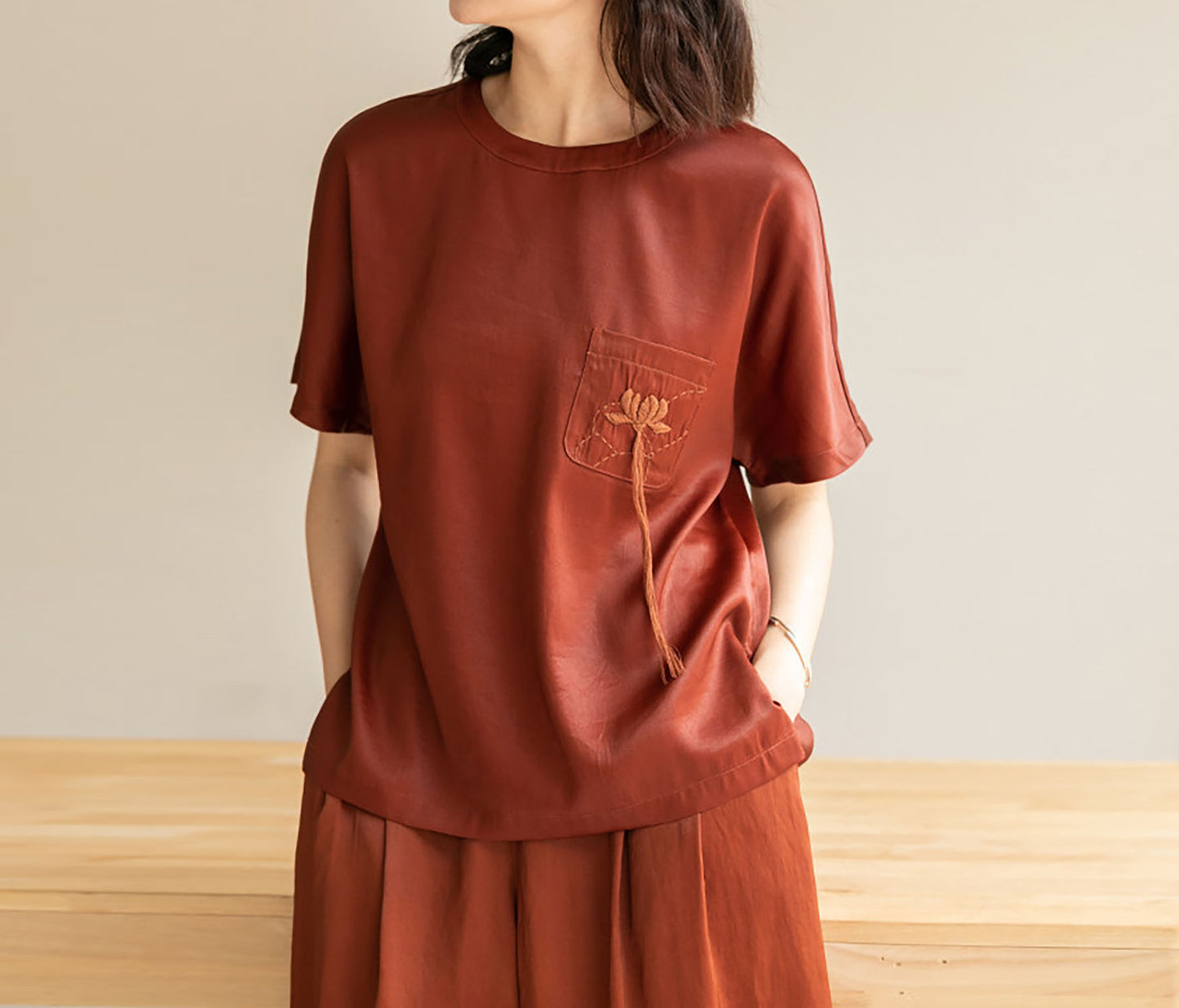 edoa Mud Silk Satin Short Sleeve Tee