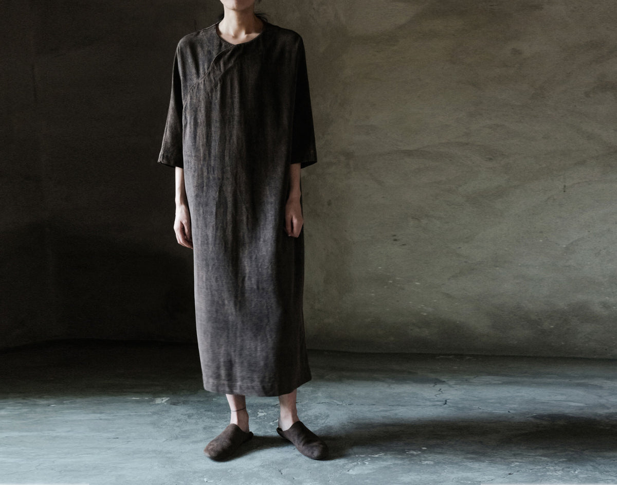 edoa Heavy Weight Mud Tussah Silk Curved Placket Spring Dress