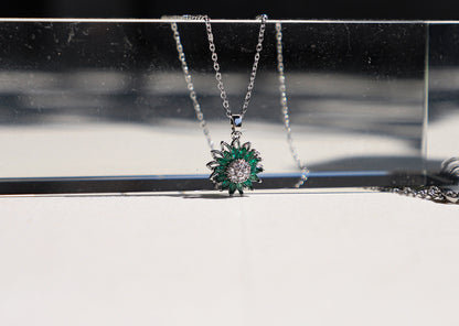 edoa Minimalist Spin Sunflower Emerald Necklace