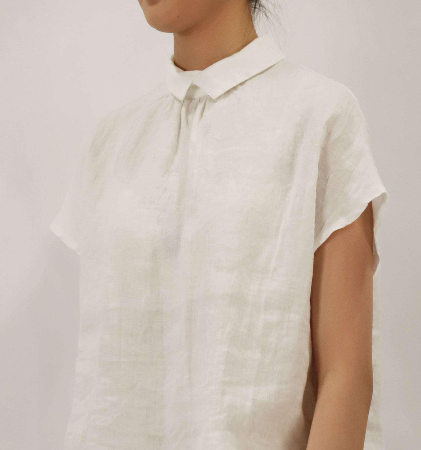 edoa High Counted French Linen White Top