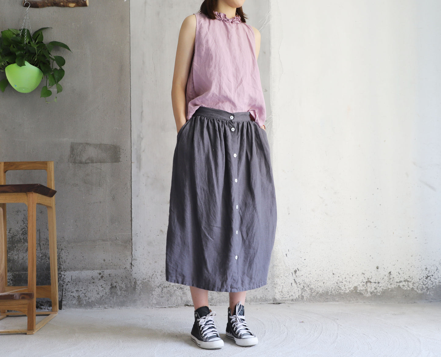 edoa Pleated Linen Midi Skirt