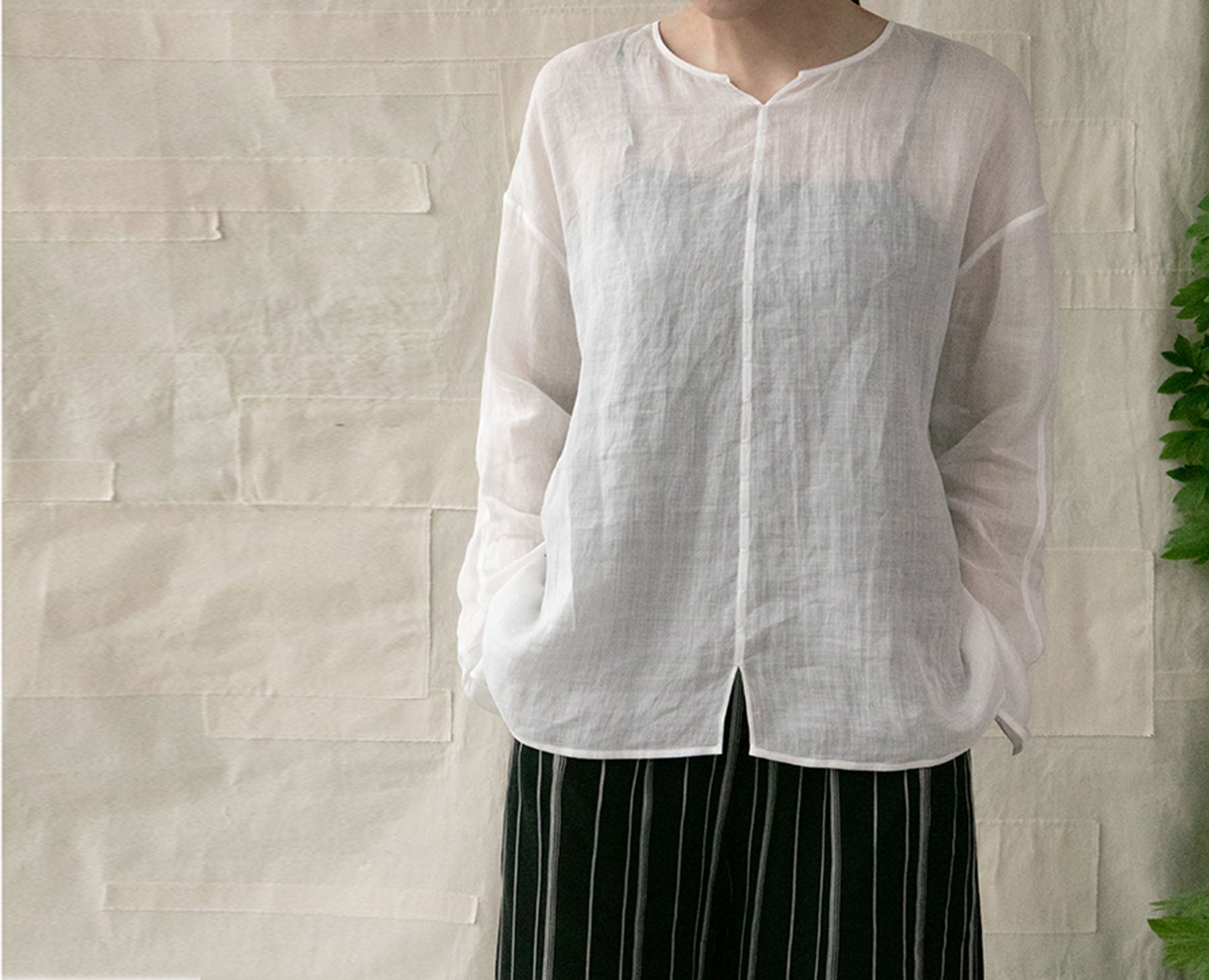 edoa White High Counted Ramie Top 