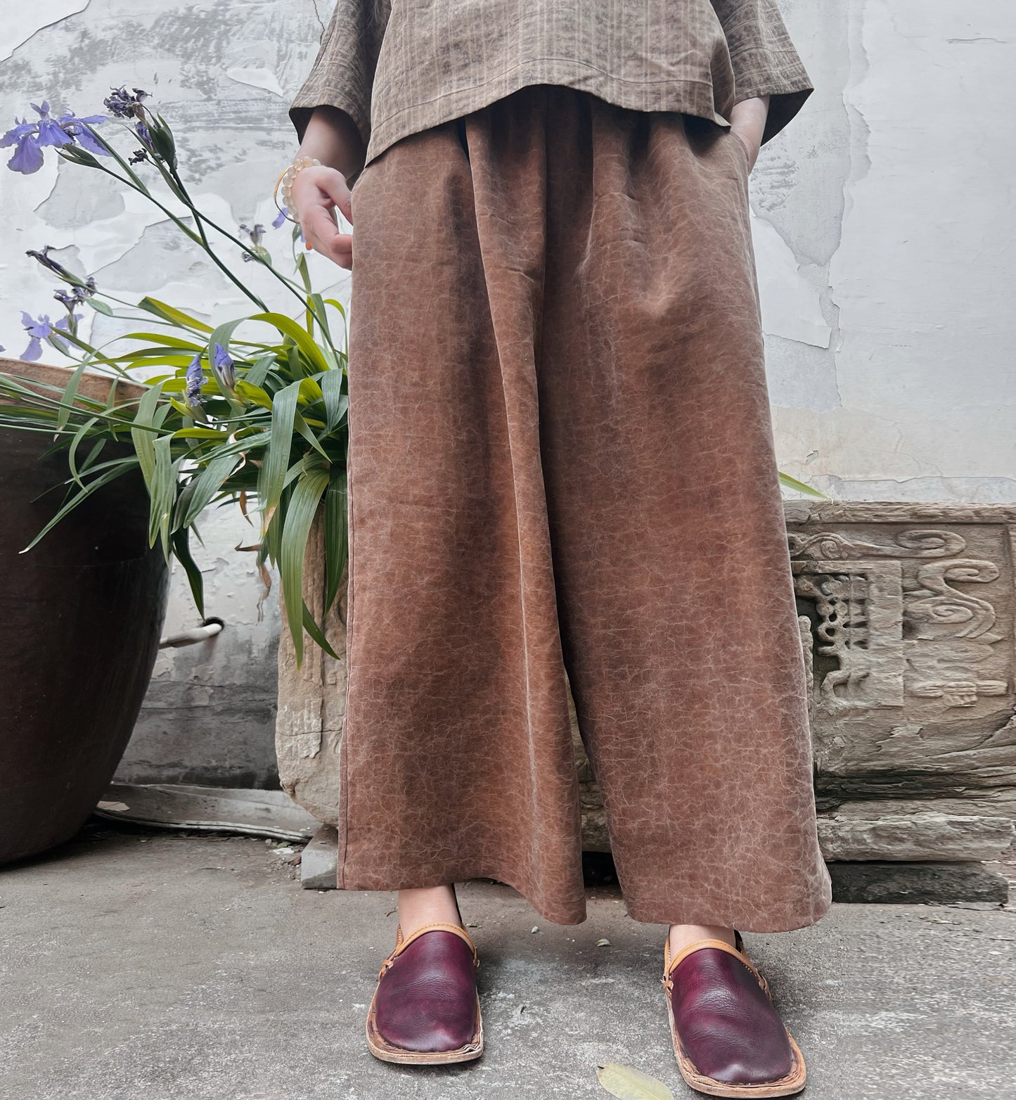 edoa Handmade Cracked Mud Silk Pants