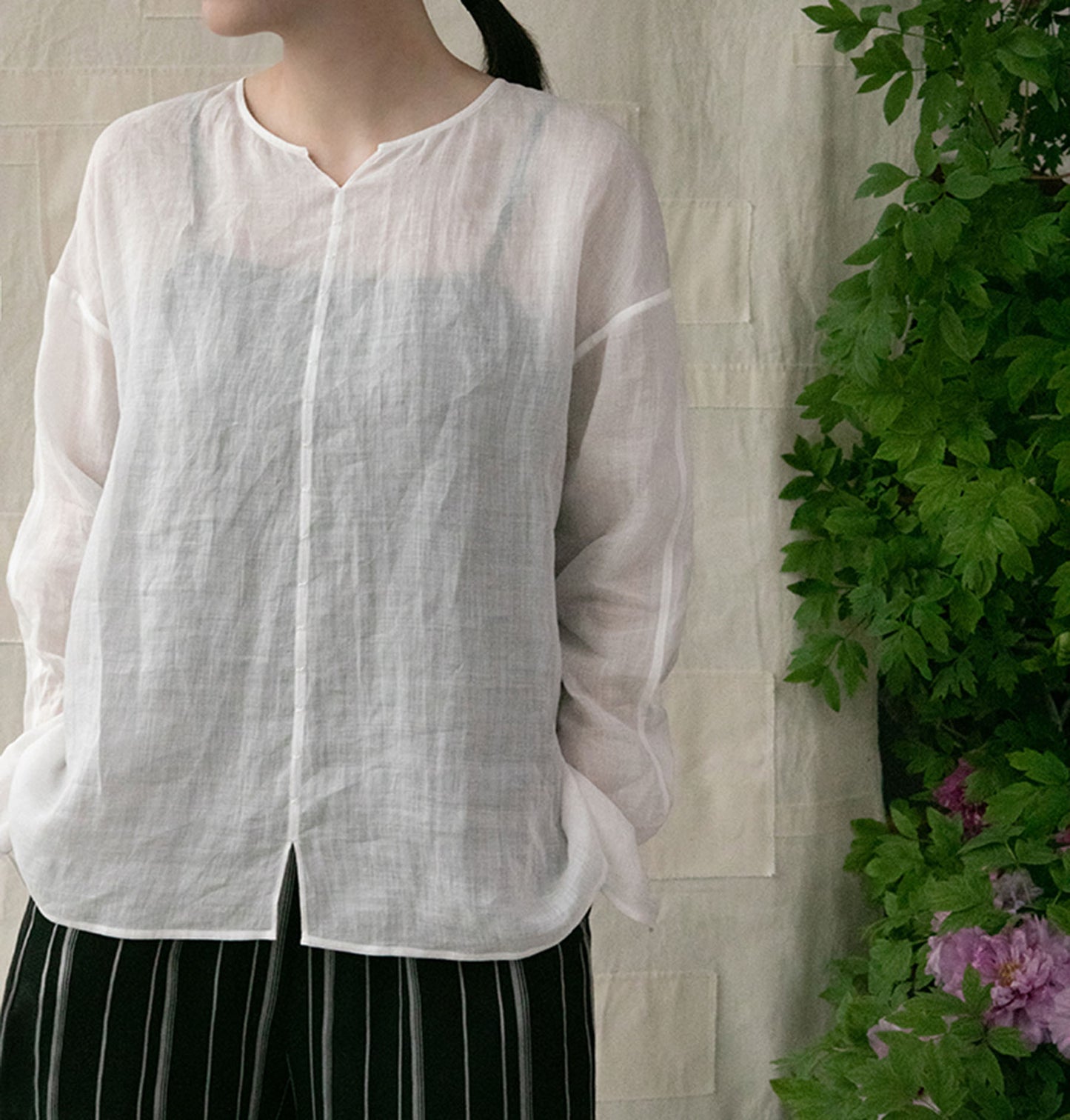 edoa White High Counted Ramie Top 