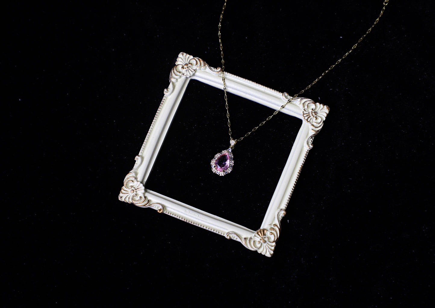 edoa Victorian Teardrop Vintage Halo Necklace
