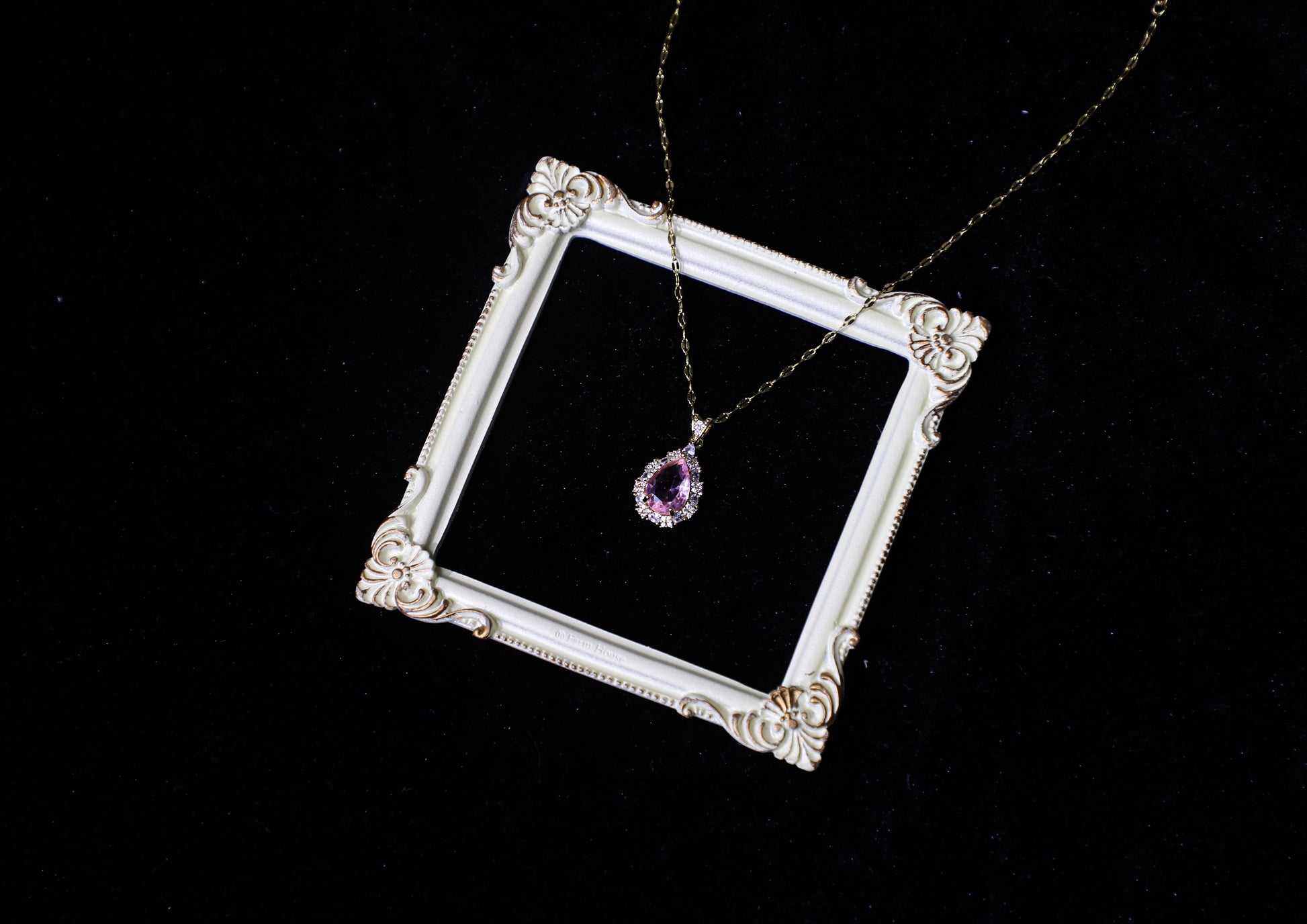 edoa Victorian Teardrop Vintage Halo Necklace