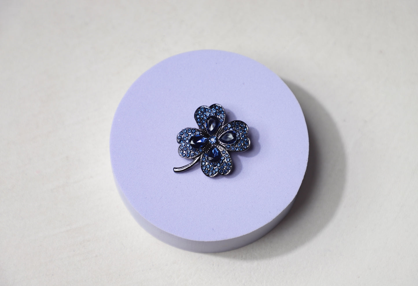 edoa  Dainty Deep Blue Crystal Clover Brooch