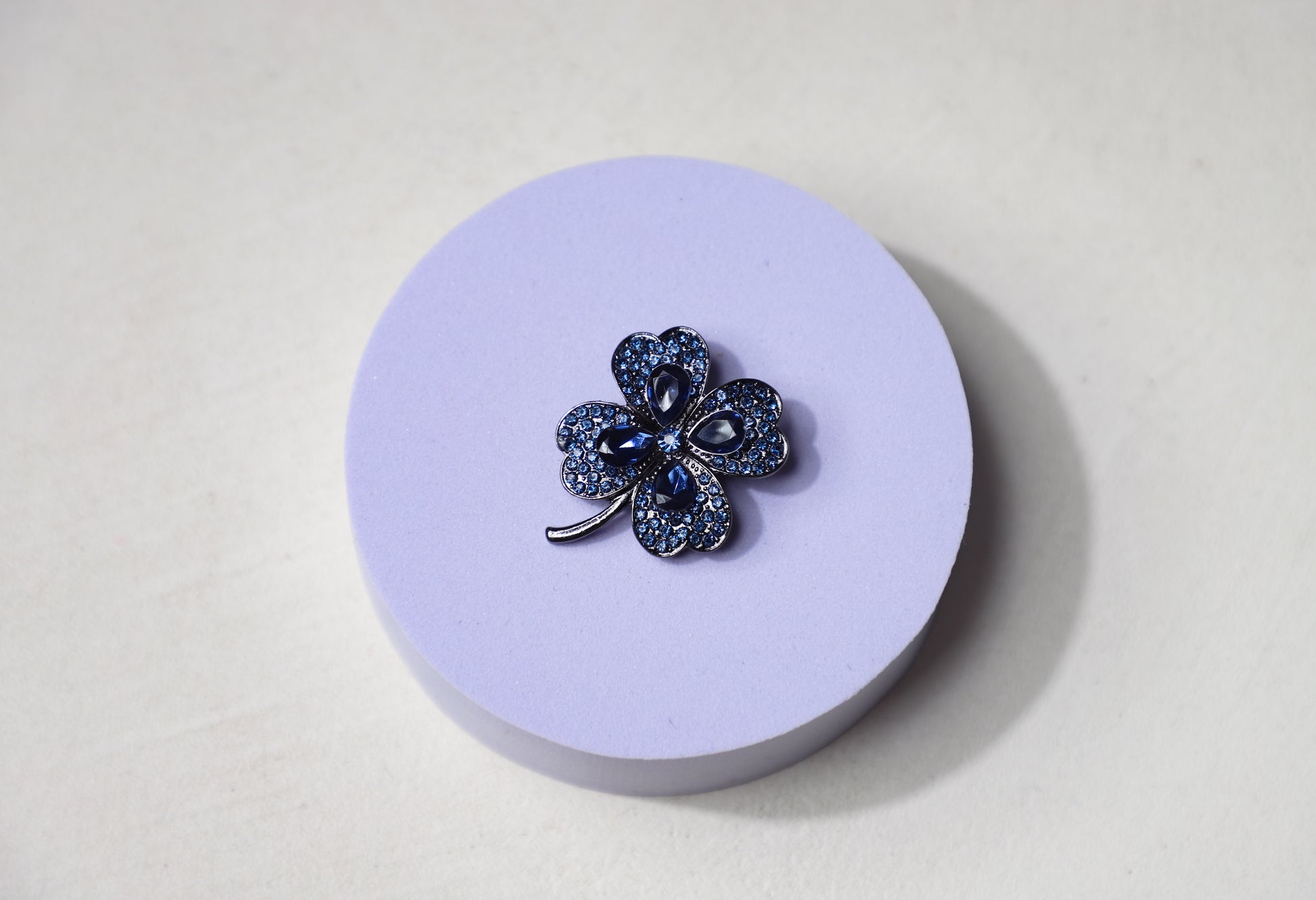 edoa  Dainty Deep Blue Crystal Clover Brooch
