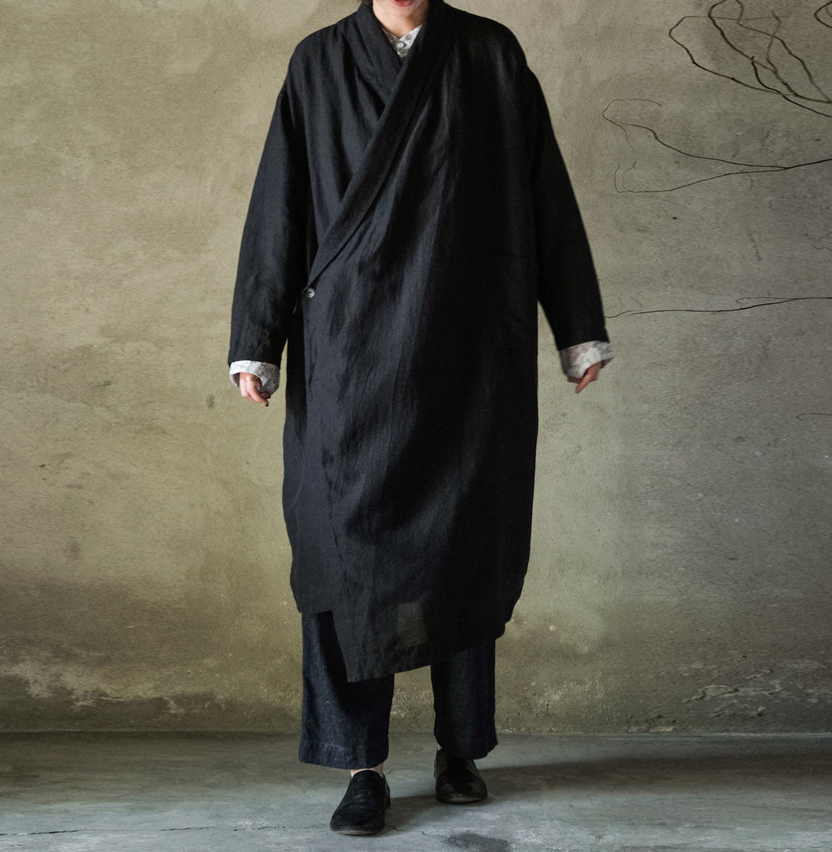 edoa Black Linen Shawl Collar Coat