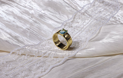 edoa Modern Bold Gold Aquamarine Ring