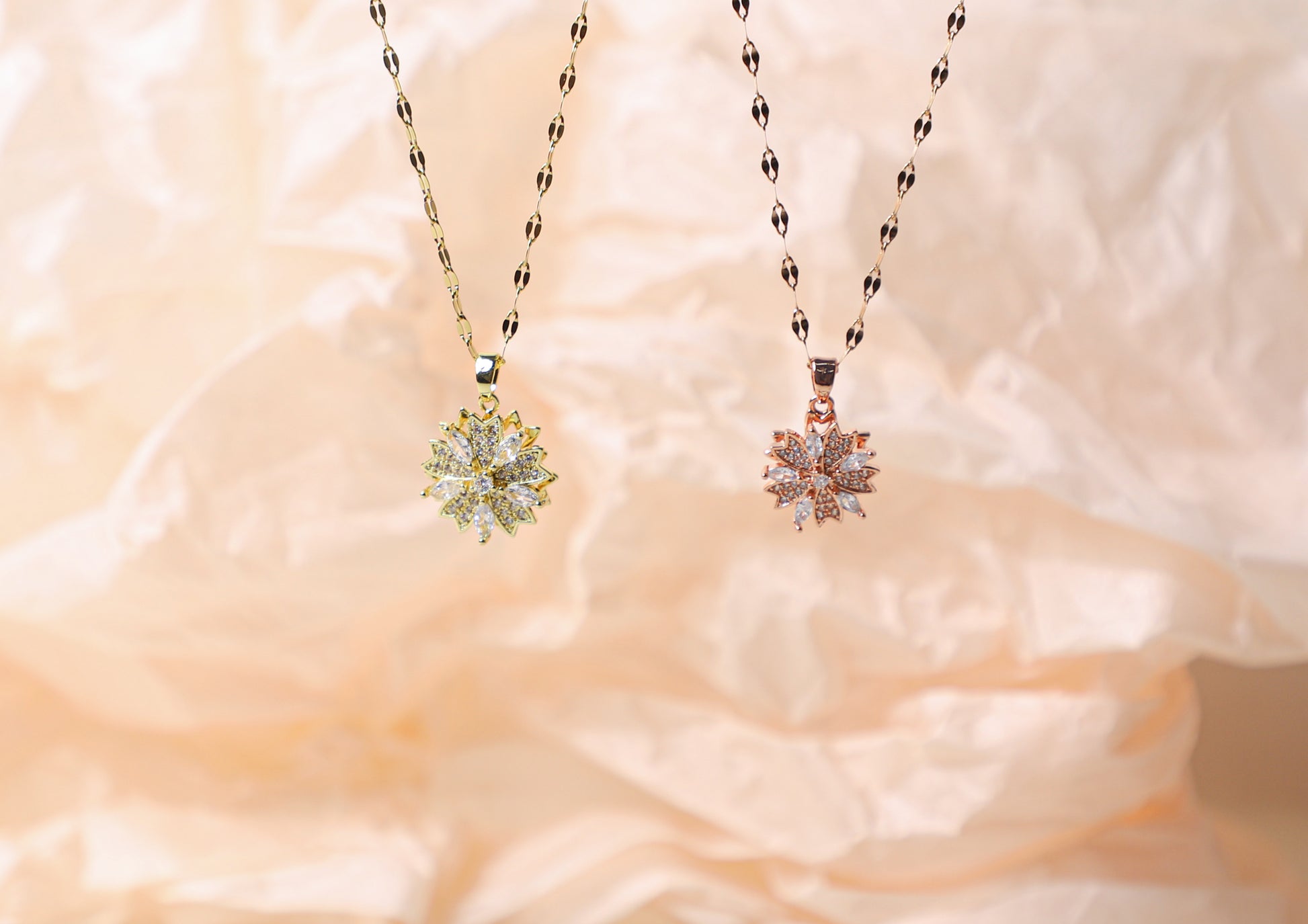 edoa Peach Flower Spin Rhinestone Necklace