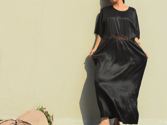 edoa Loose Fitting Elastic Mud Silk Crepe Satin Dress with Hand Embroidery