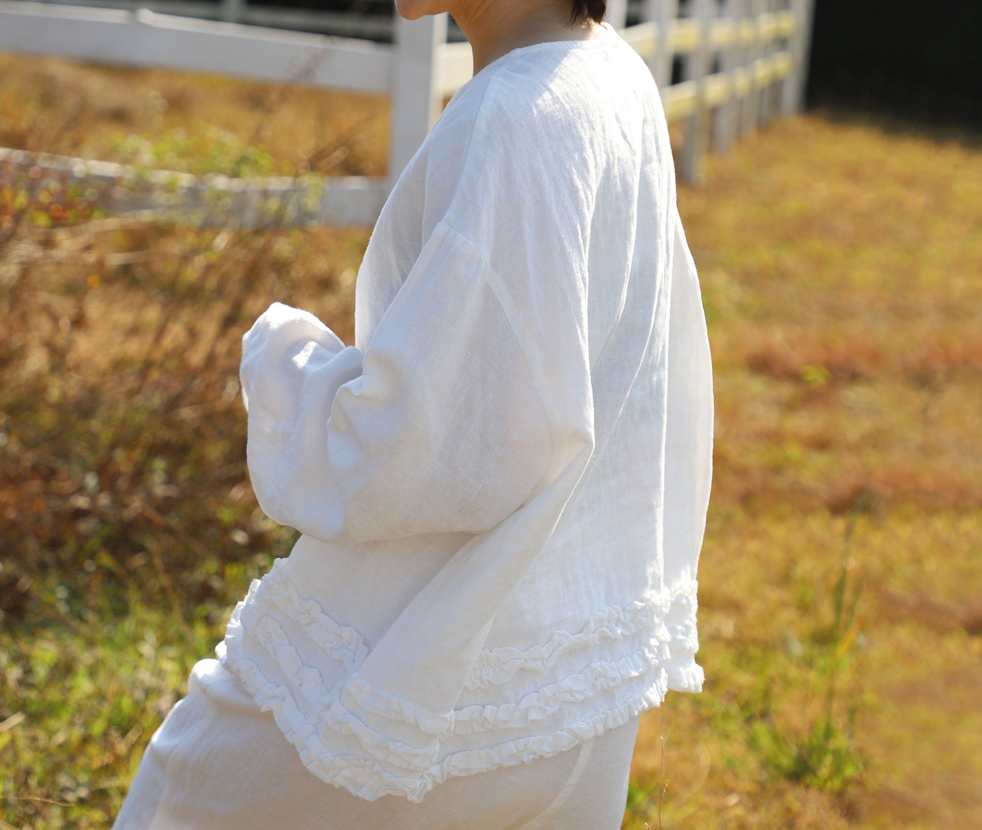 edoa Loose White Linen Blouse with flounces
