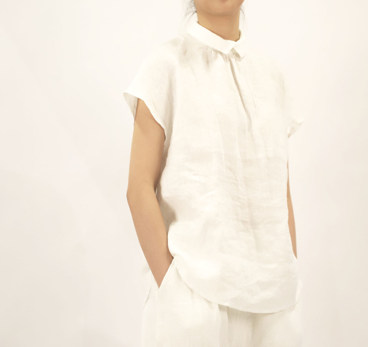 edoa High Counted French Linen White Top