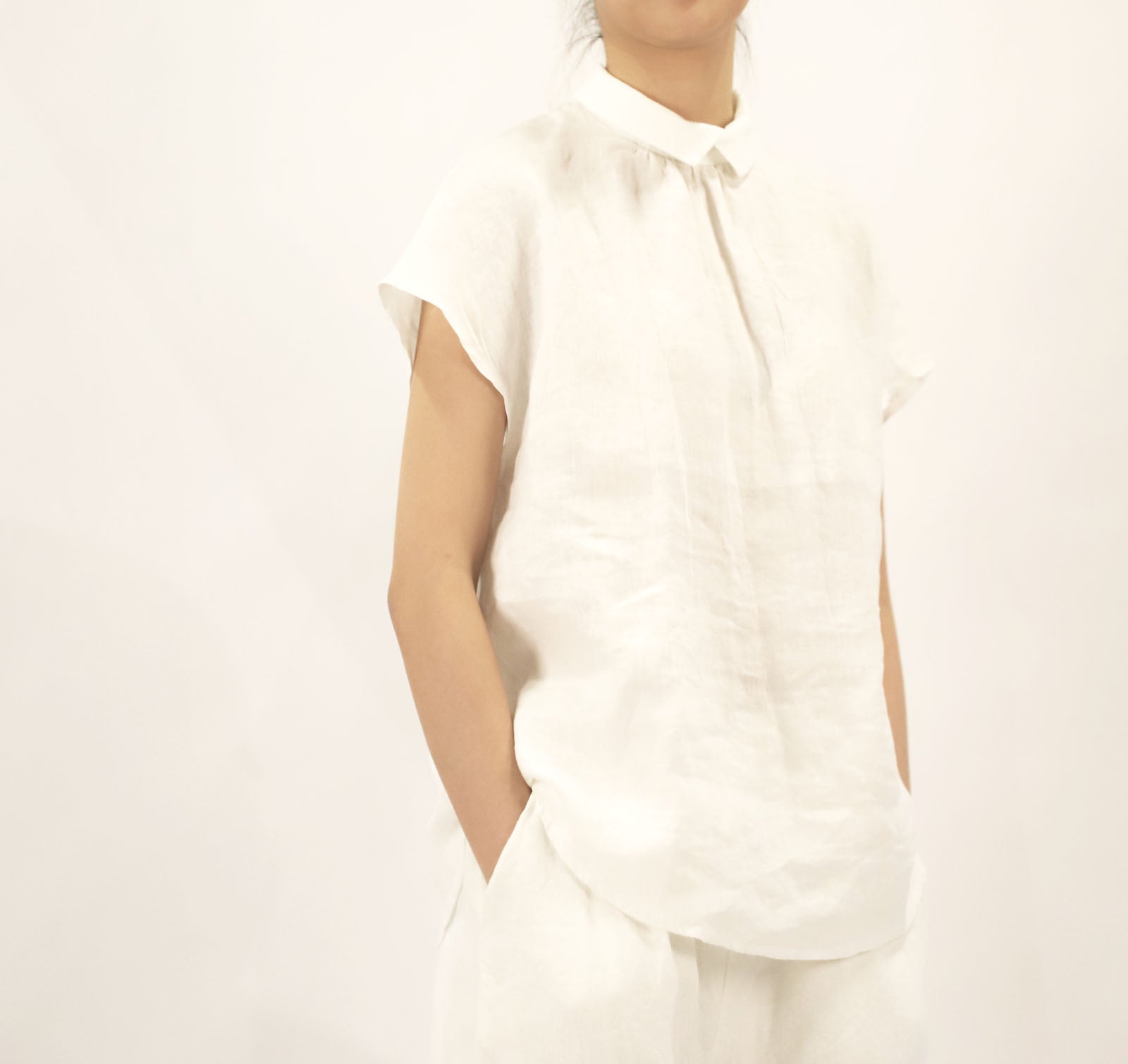 edoa High Counted French Linen White Top