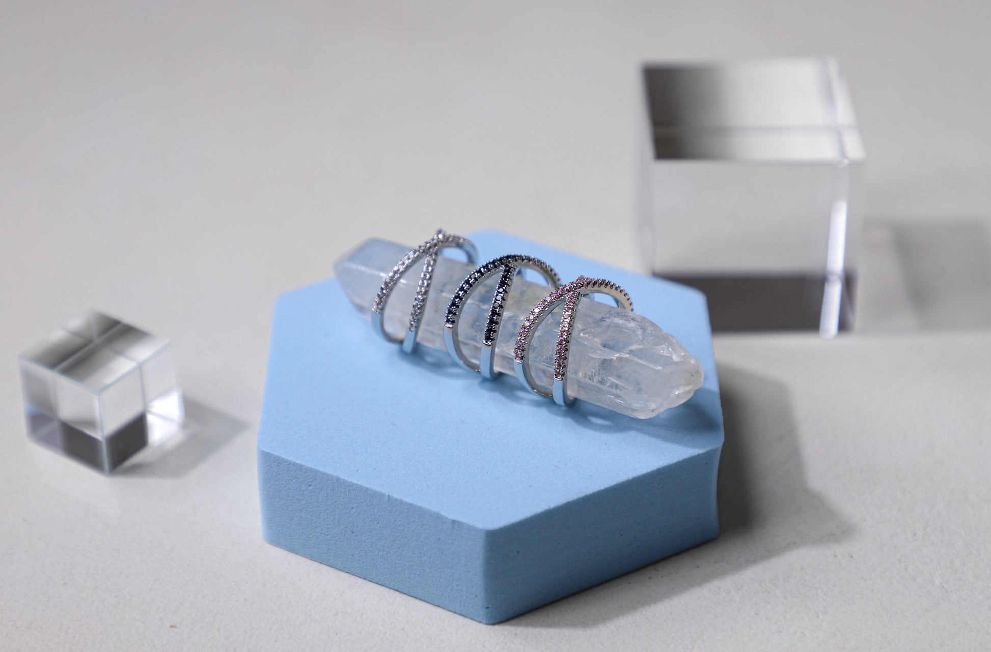 edoa Dual Orbit Gemstone Crossover Ring
