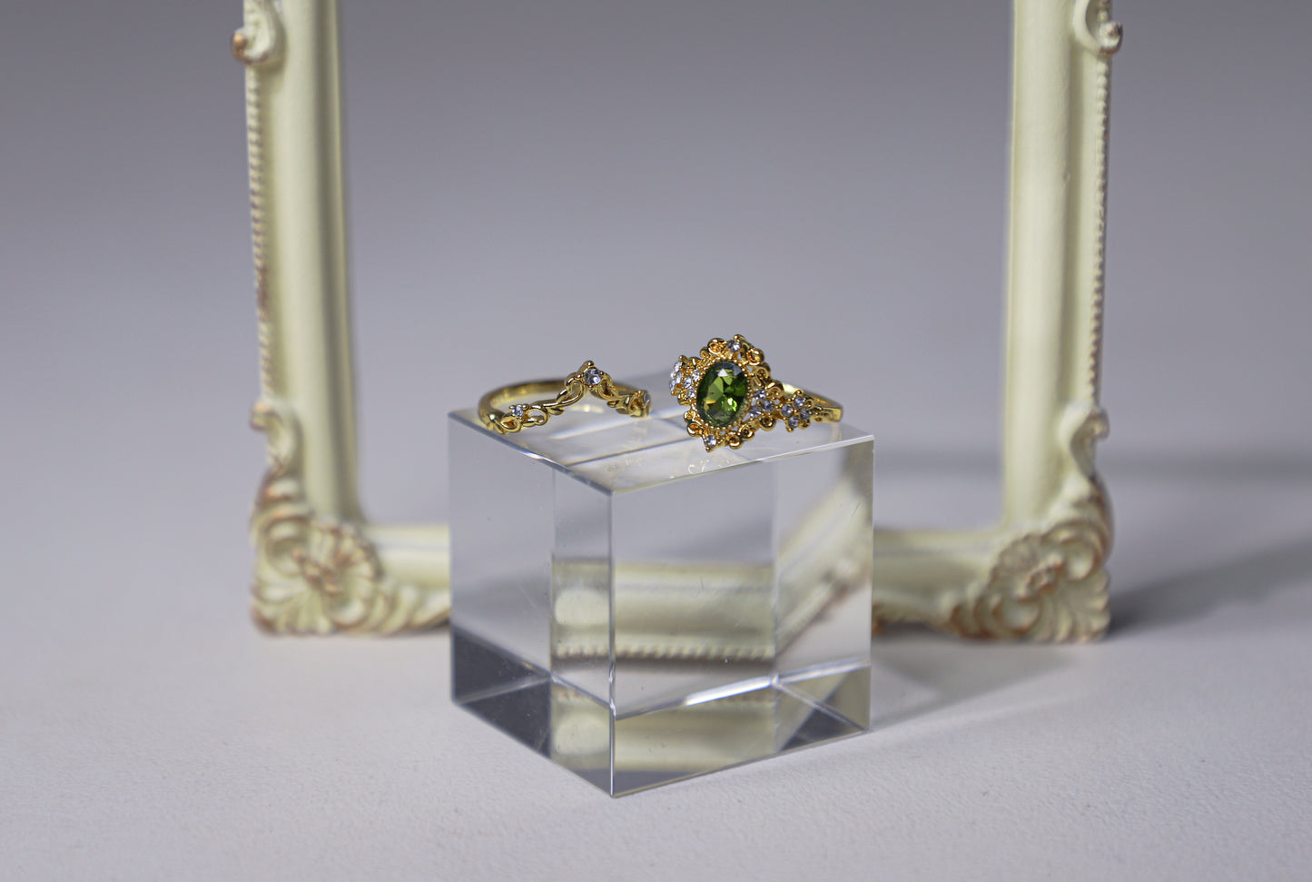 edoa Royal Style Nesting Oval Peridot Ring Set