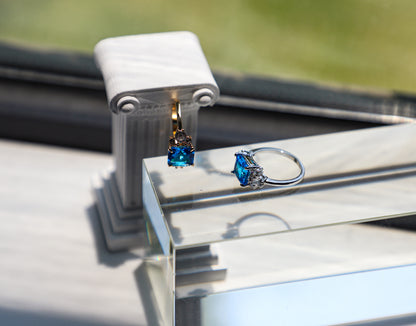 edoa Cube Sugar Sapphire Ring