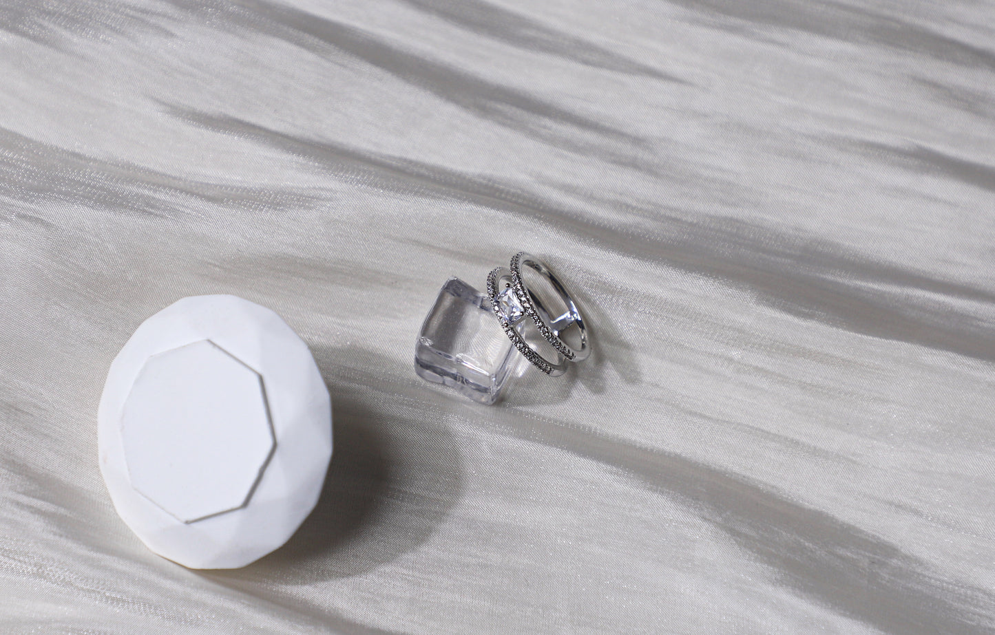 edoa Minimalist Dainty Diamond Double Band Ring